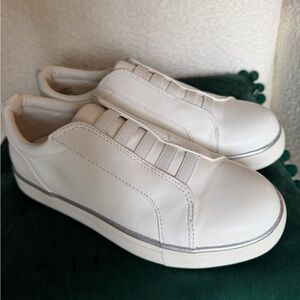 Kenneth Cole Reaction Bonnie Sneaker Womens White Size 7